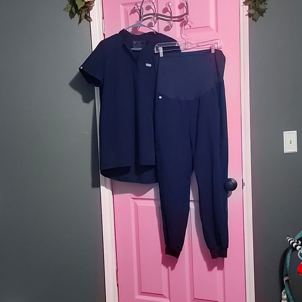 Medium Navy Maternity Figs. Discontinued style jogger bottoms.